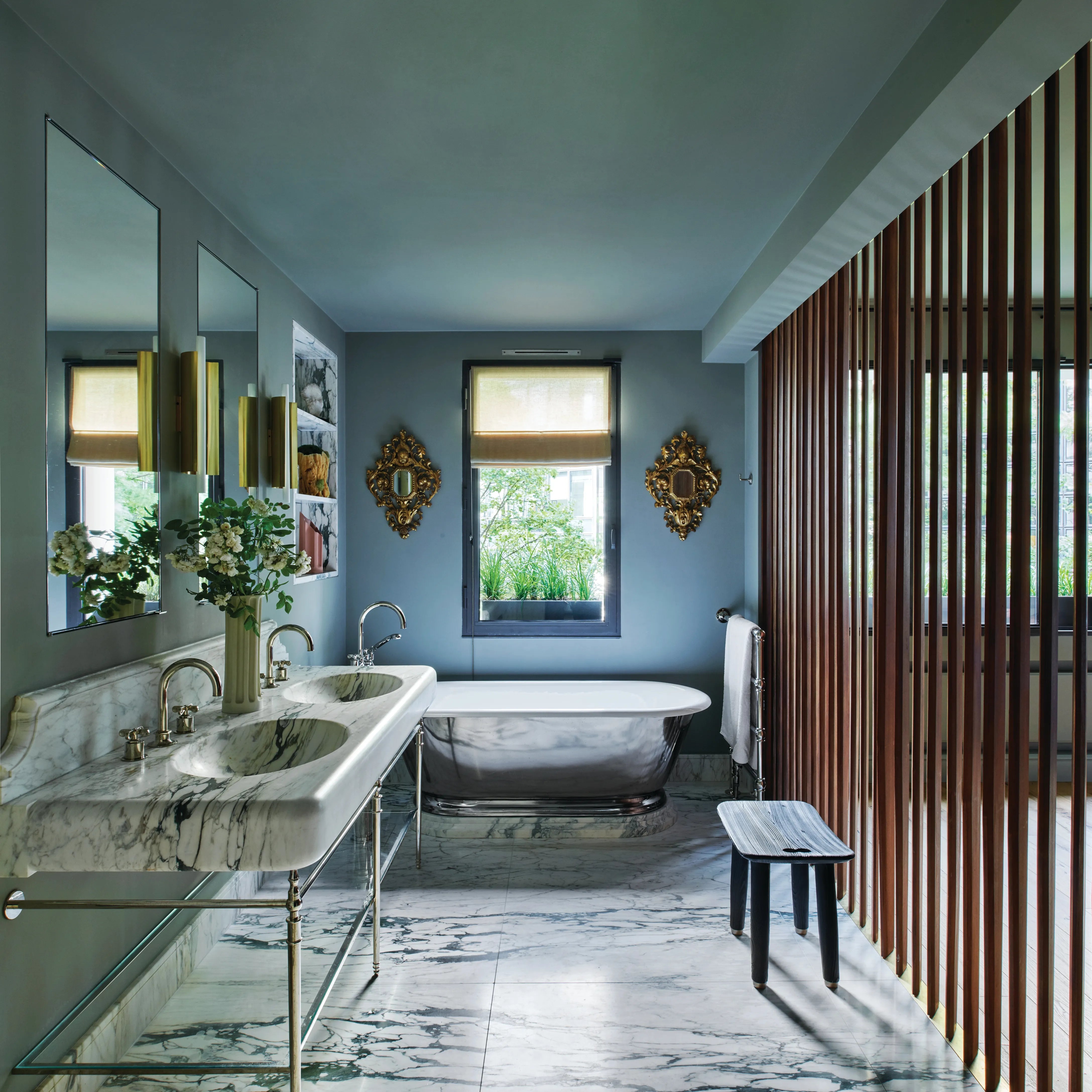 Selecting the Ideal Bathroom Vanity: A Guide to Elevating Your Bath Sp