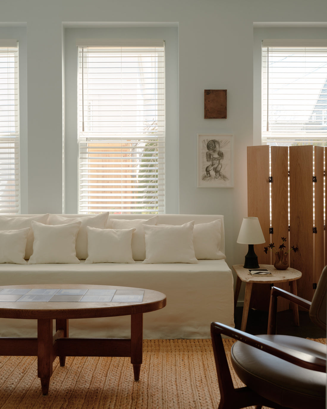 Picking the Perfect End Table for Your Sofa: A Comprehensive Guide