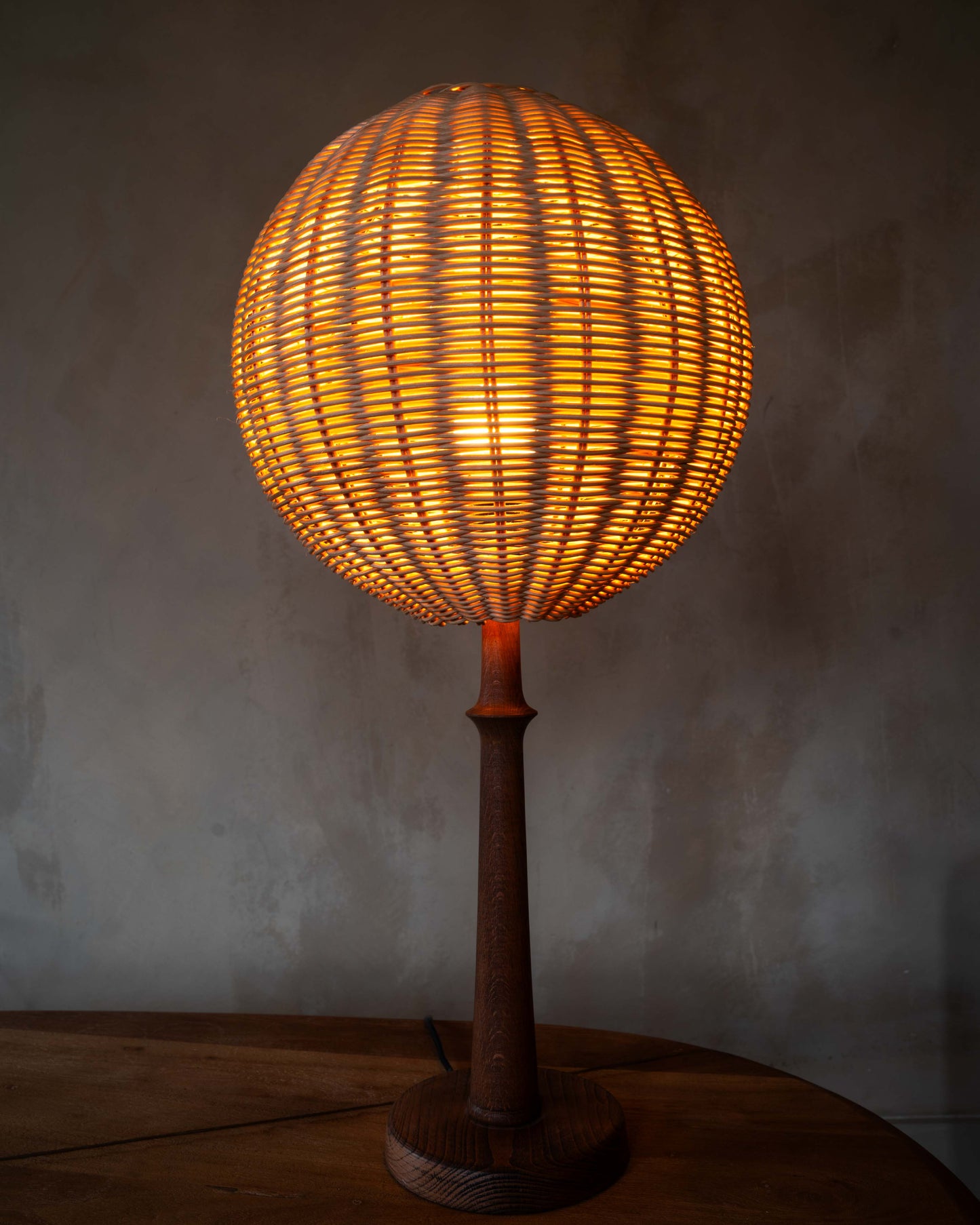 Rattan Globe Lamp