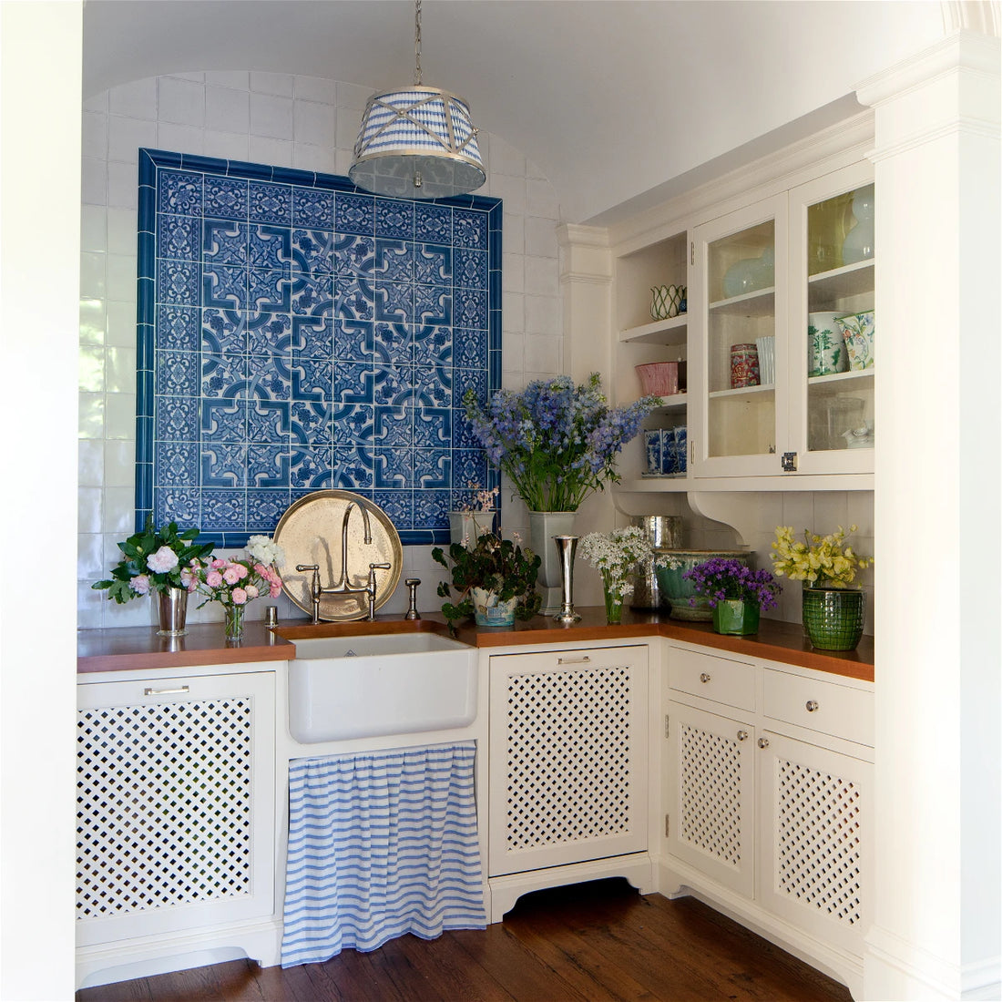 The Concept of Kitchen Cabinet Curtains