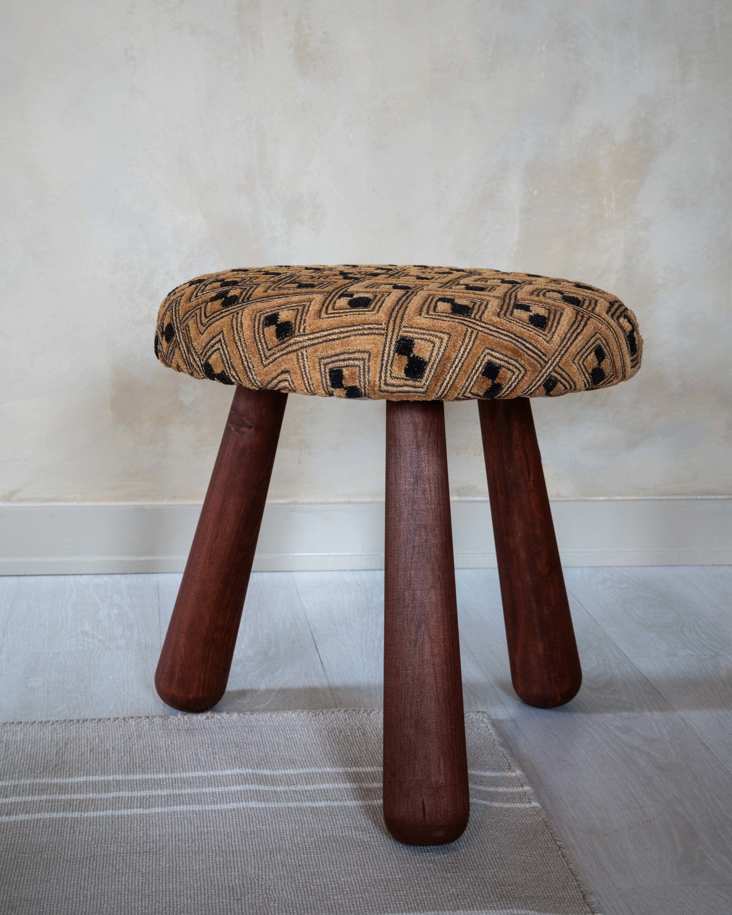The Mushroom Stool Geometric 3