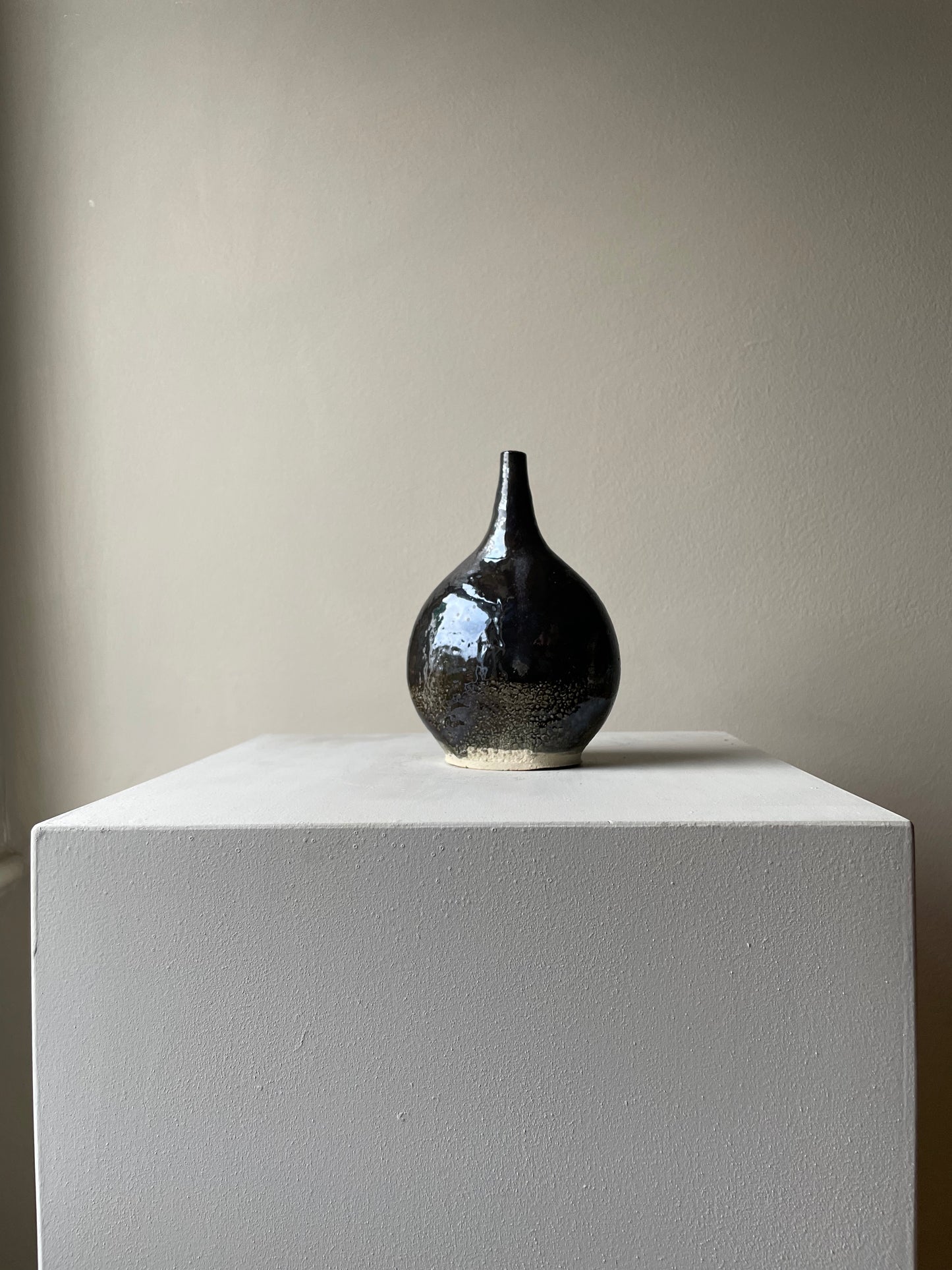 Dark Moly Mirror Vessel
