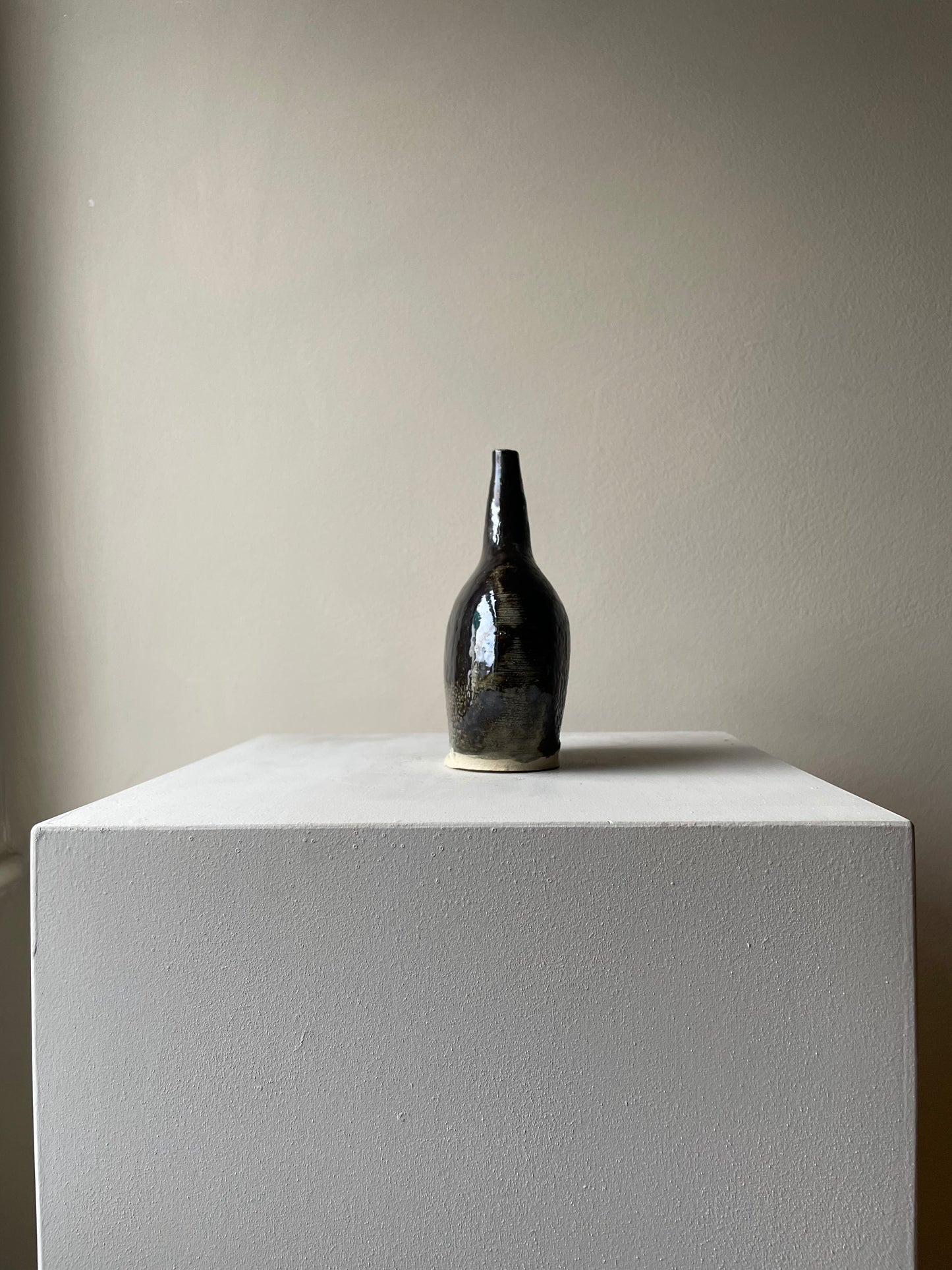 Dark Moly Mirror Vessel
