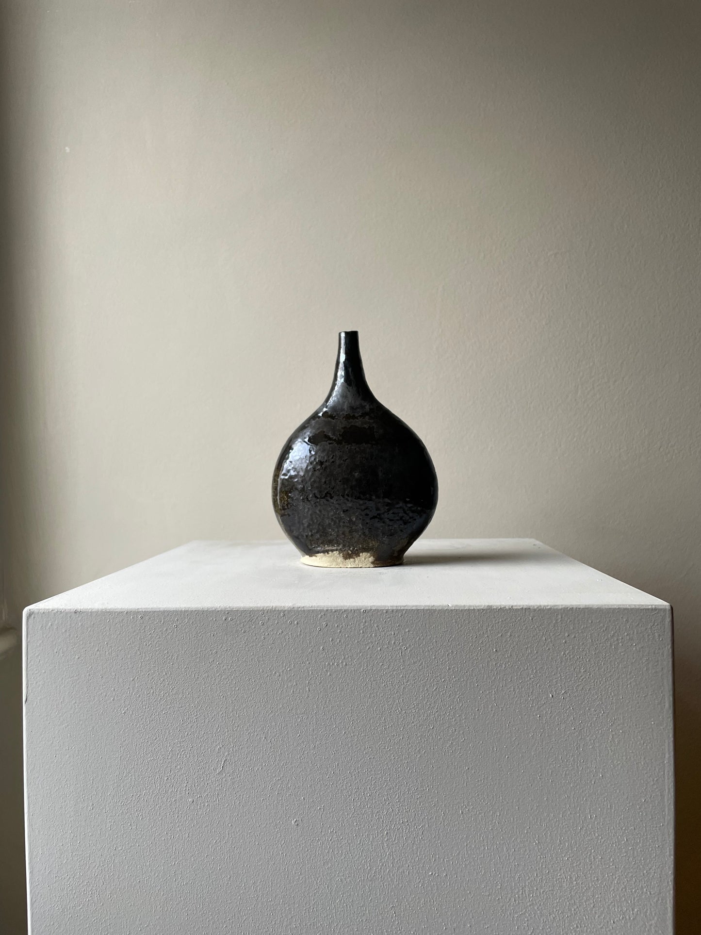 Dark Moly Mirror Vessel